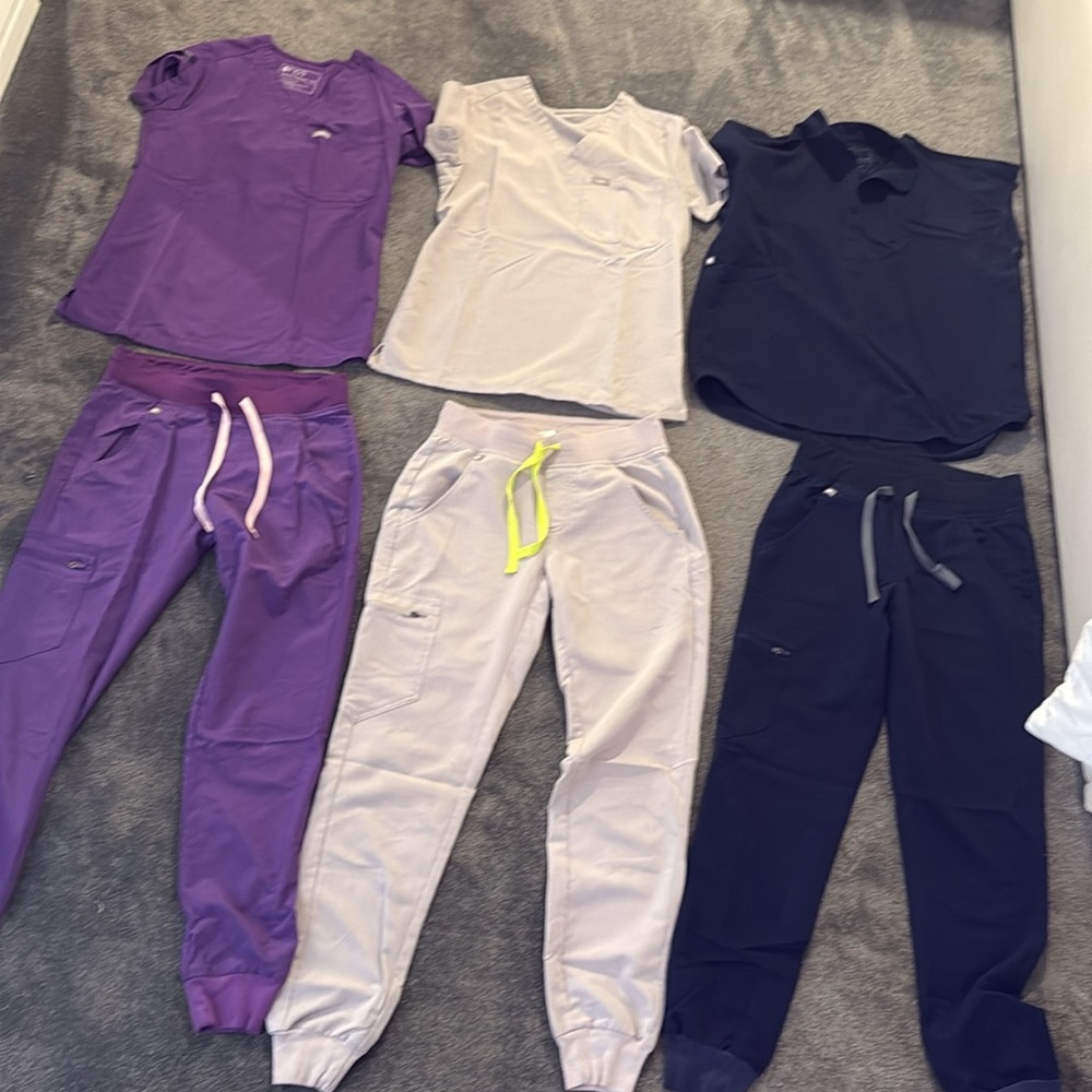 3 Sets of Figs Scrub Pants in Purple, khaki and Navy, all sized XXS - Picture 2 of 7
